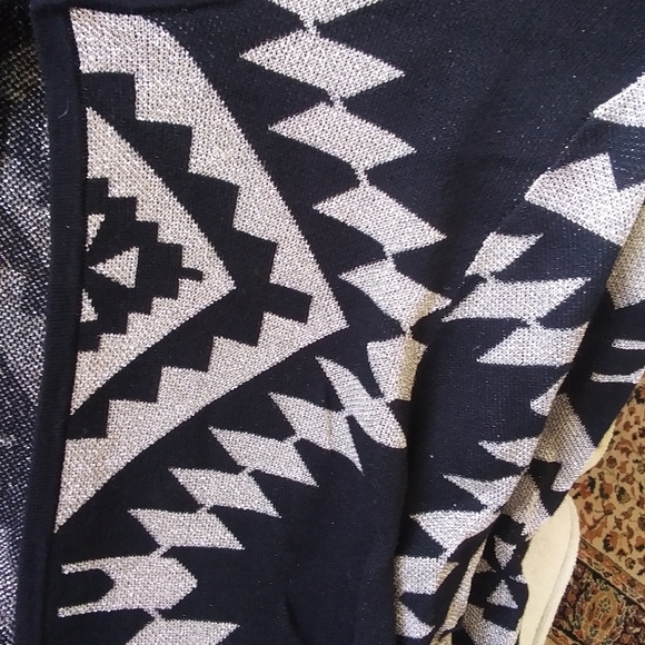 Sweater - Picture 5 of 7